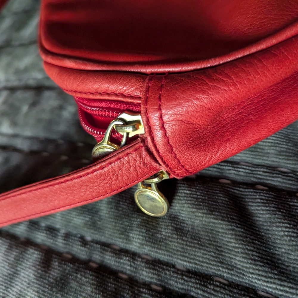 ♥️ Vintage Tignanello purse - Picture 4 of 9